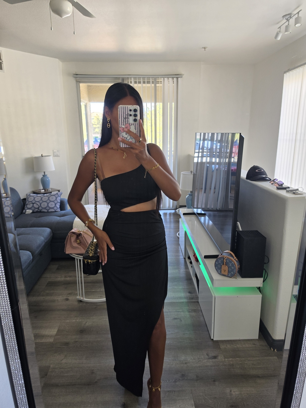 Black One-Shoulder Cutout Maxi Dress - Picture 5 of 16